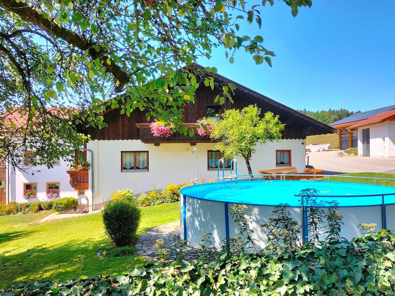 Ferienhof Wolf - Ferienwohnungen Platzhirsch 70m² in Viechtach, Ostbayern