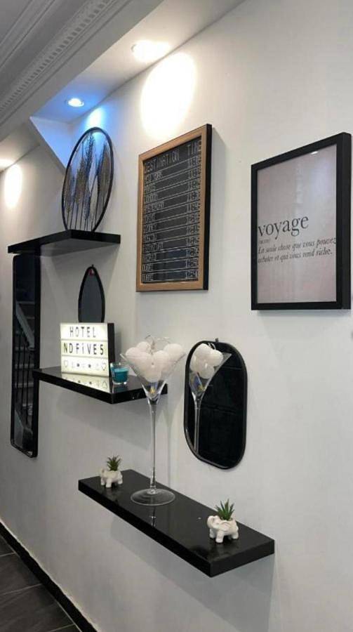 Hôtel pour 3 personnes, avec terrasse et vue dans Gare De Marseille Saint Charles - 2