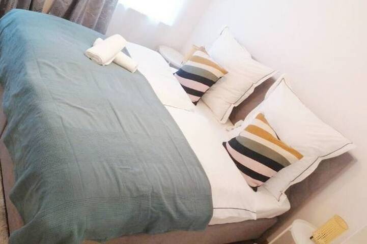 Apartamento entero, Gemütliche Wohnung in Leipzig Zentrum mit Terrasse in Leipzig-Este, Leipzig
