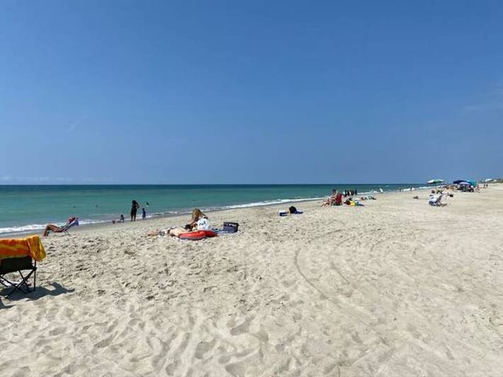 Vacation rental for 5 people, with terrace and pool in Emerald Isle