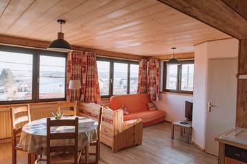 Gîte pour 2 personnes, avec jardin dans Parc naturel régional du Doubs Horloger