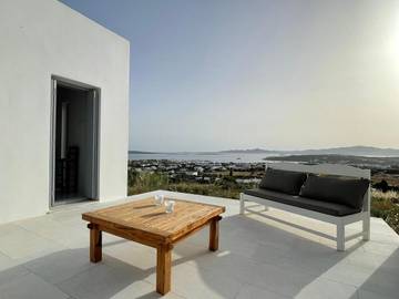 Chambre d’hôte pour 2 personnes, avec terrasse ainsi que vue et jardin dans Aliki