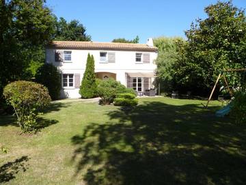 Cottage pour 10 personnes, avec jardin et piscine, adapté aux familles à Blanquefort