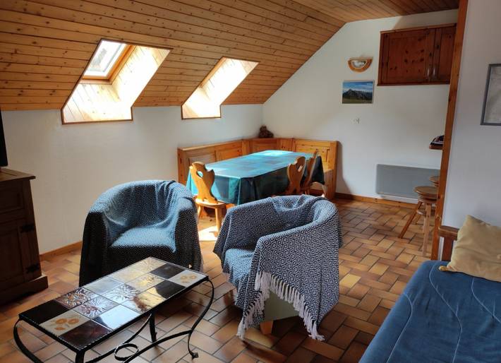 Gîte pour 6 personnes, avec terrasse et jardin dans Bauges - 4