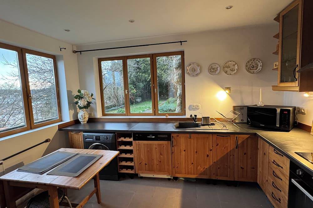Maisonette in a green setting with a breathtaking view in Vienne (Isère), Vienne region