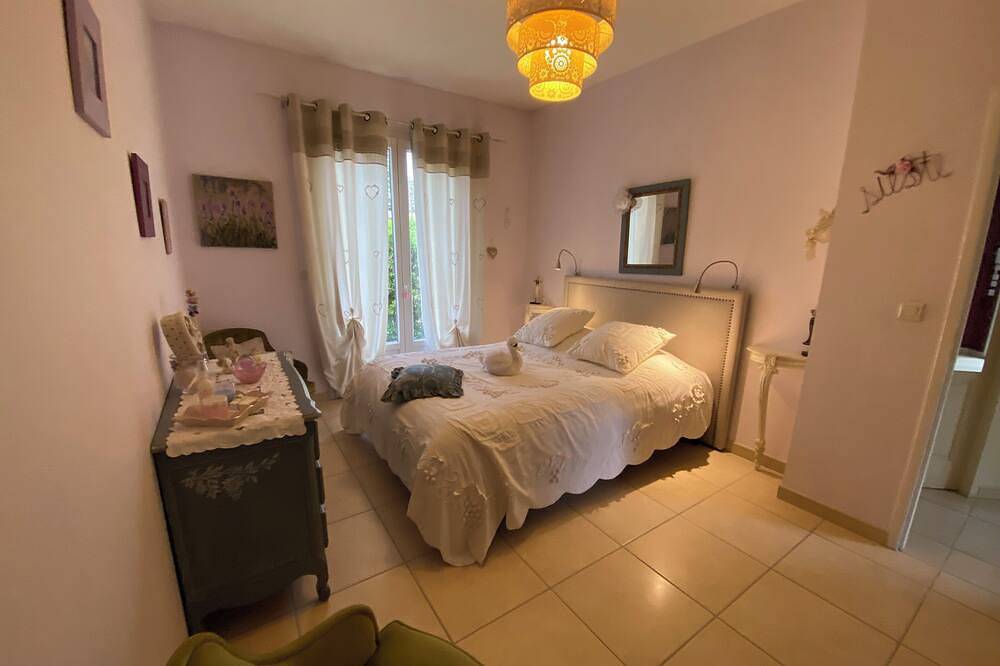 Inhale... Blow it out! A bubble of tranquillity in a green setting. in Castelnau-le-Lez, Côte d'Améthyste