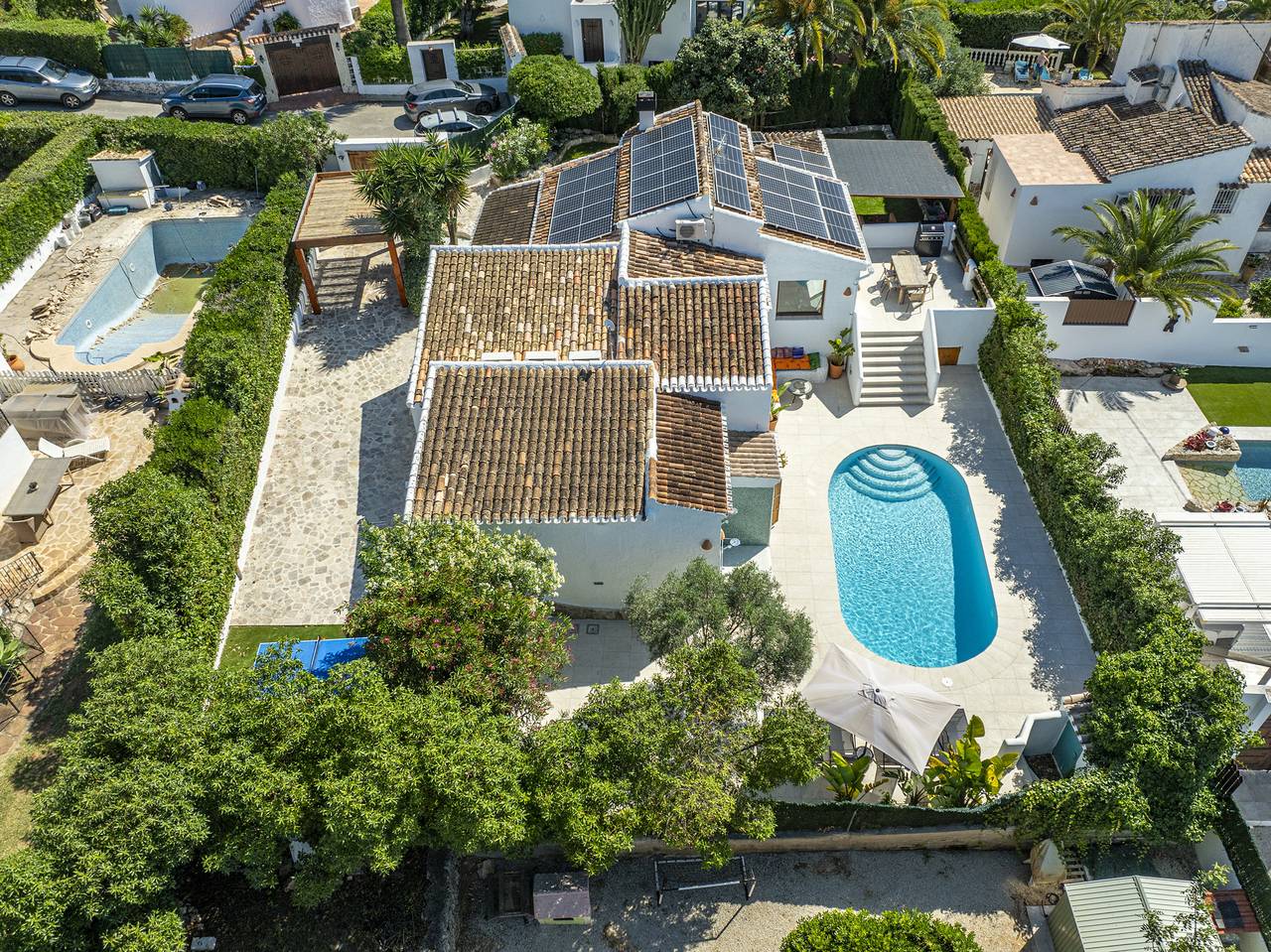 Vakantiehuis 'Ca Rulleta Jávea' met Uitzicht op de Bergen, Wi-Fi en Airconditioning in Cap Martí, Jávea
