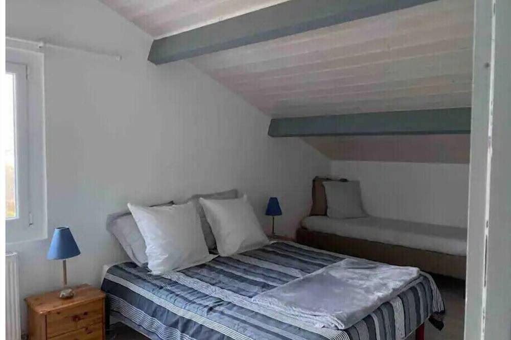 Family Friendly, Swimming pool, Air conditioned, Quiet, Pastoral in Espelette, Bayonne region