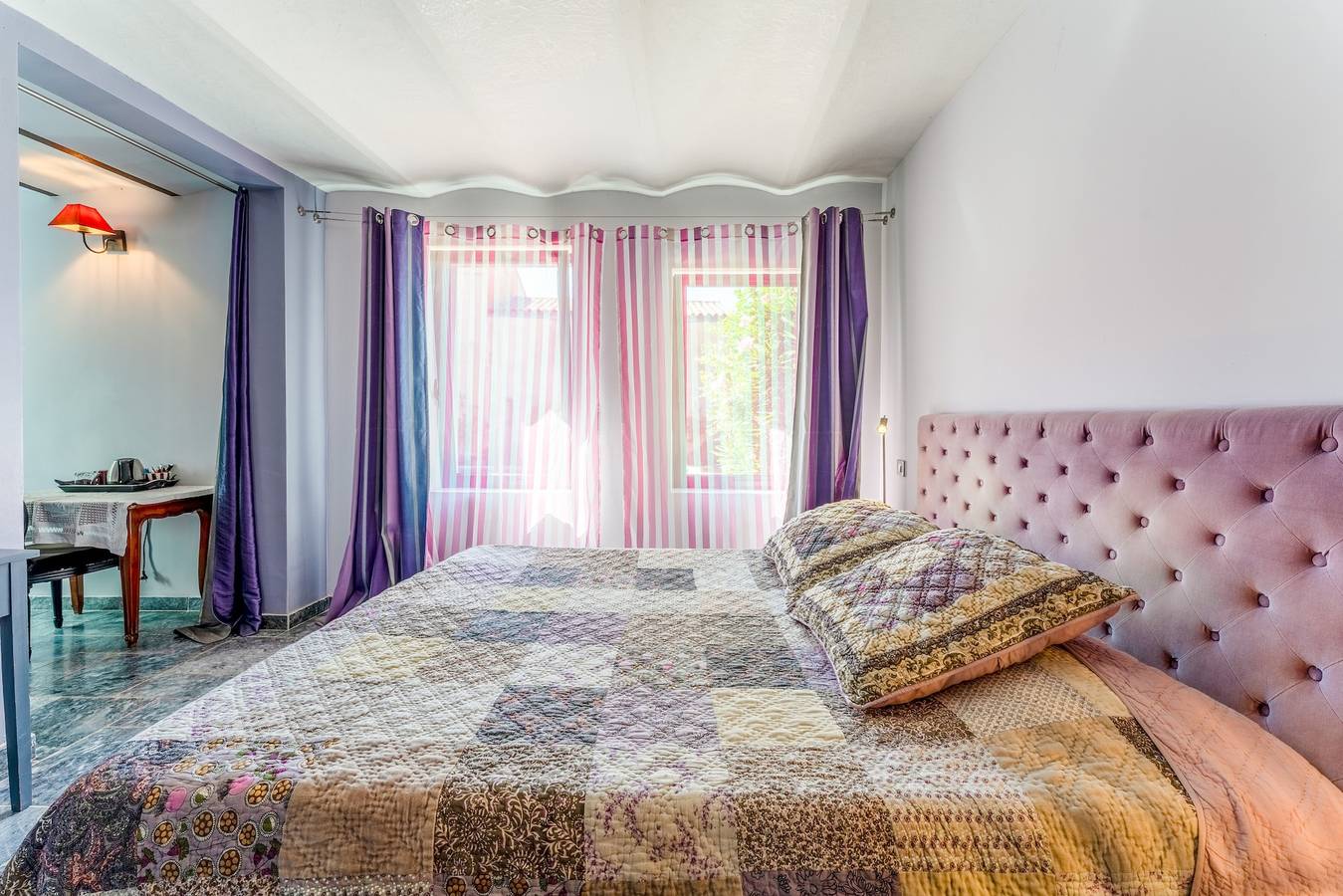 Estudio entero, Estudio 'Avec Vue Piscine' con piscina compartida, terraza privada y Wi-Fi in Rasteau, Vaucluse