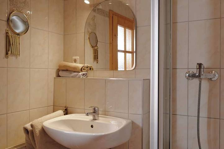 Ganze Wohnung, Appartement Hochries, 51 qm Obergeschoss, 1 separates Schlafzimmer in Riedering, Chiemgauer Alpen