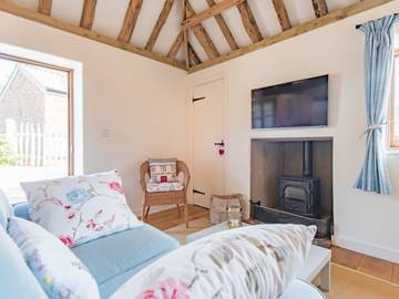 Log Cabin for 2 People in Fairlight, High Weald, Photo 3