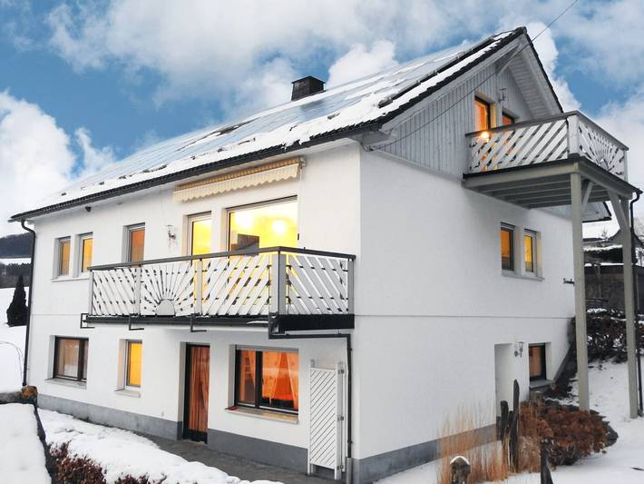 Appartement entier, Appartement 'Storchennest' avec jardin commun, balcon et Wi-Fi in Schmallenberg, Arrondissement du Haut-Sauerland