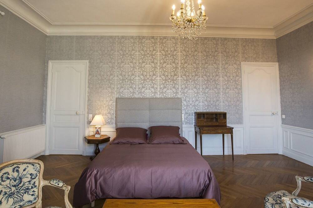Executive double Bedroom in Barbeville, Bayeux region