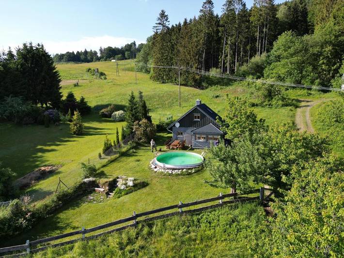 Ferienhaus für 4 Personen, mit Terrasse und Garten sowie Pool und Ausblick in Schalkau