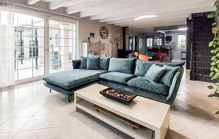 Charmante 2-Zimmer-Wohnung mit Pool in Saint-Laurent-d'Aigouze in Saint-Laurent-d'Aigouze, Mittelmeerküste (Frankreich)