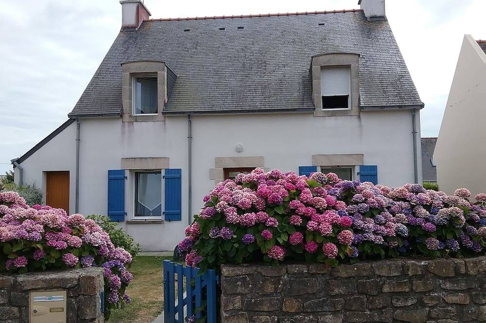 Ty Maria fisherman's house near the beach and Guilvinec in Treffiagat, Côte de Cornouaille