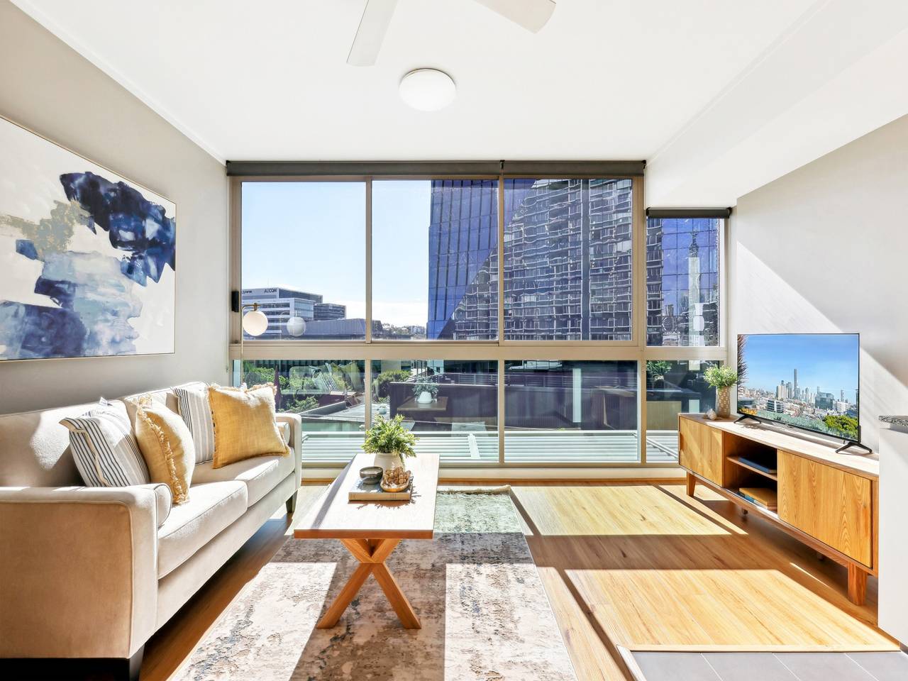 Entire apartment, Elegant Inner-City 1-Bed with Rooftop Dining in Fortitude Valley, Brisbane