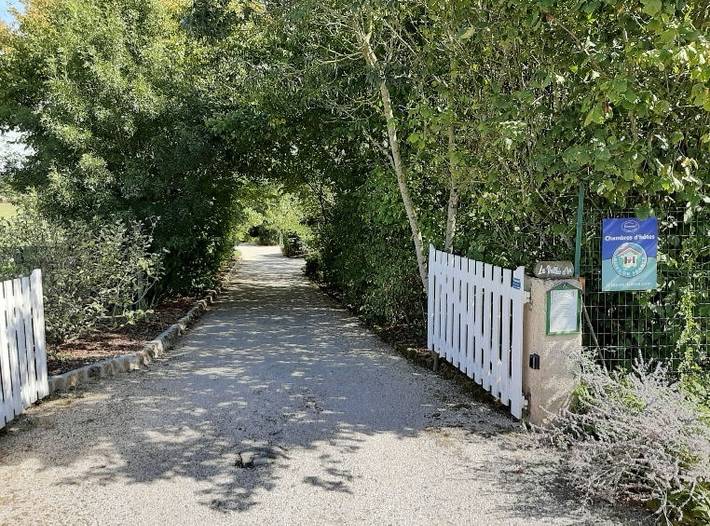 Gîte pour 2 personnes, avec piscine ainsi que terrasse et jardin dans Fontenay-le-Comte - 4
