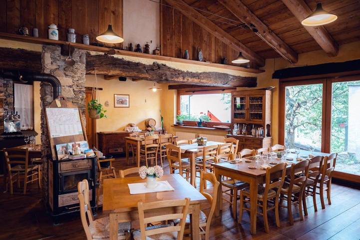 Gîte pour 4 personnes, avec jardin ainsi que terrasse et vue à San Damiano Macra - 3