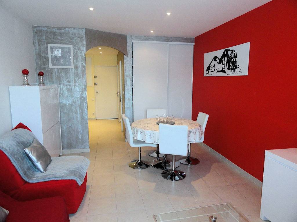 Appartement entier, Cassis, T1 climatisé dans résidence avec piscine in Cassis, Parc national des Calanques