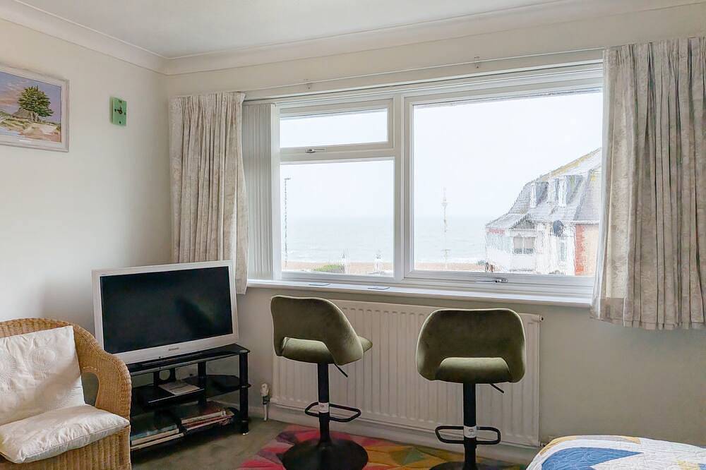A town house that sleeps 5 guests  in 3 bedrooms in Bognor Regis, West Sussex