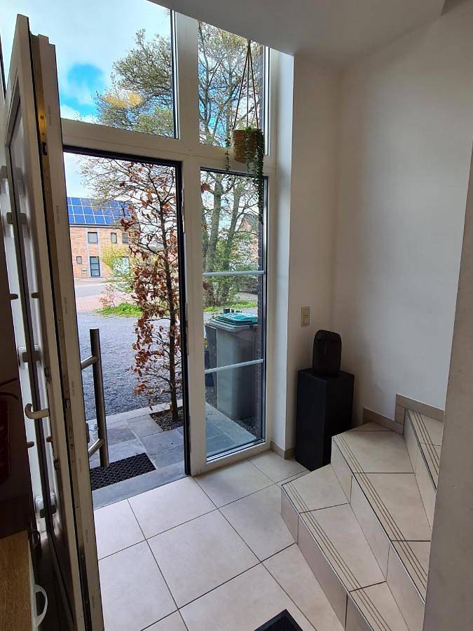 Gîte pour 3 personnes, avec terrasse et vue dans Aye - 4