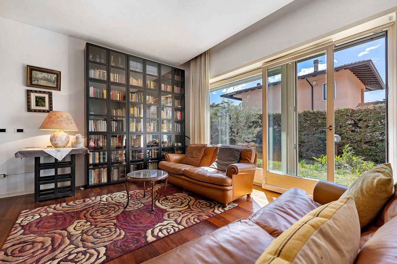 Villa Ottaviano: elegante villa con giardino privato e relax a due passi dal Lago di Garda in Arco, Prealpi Gardesane