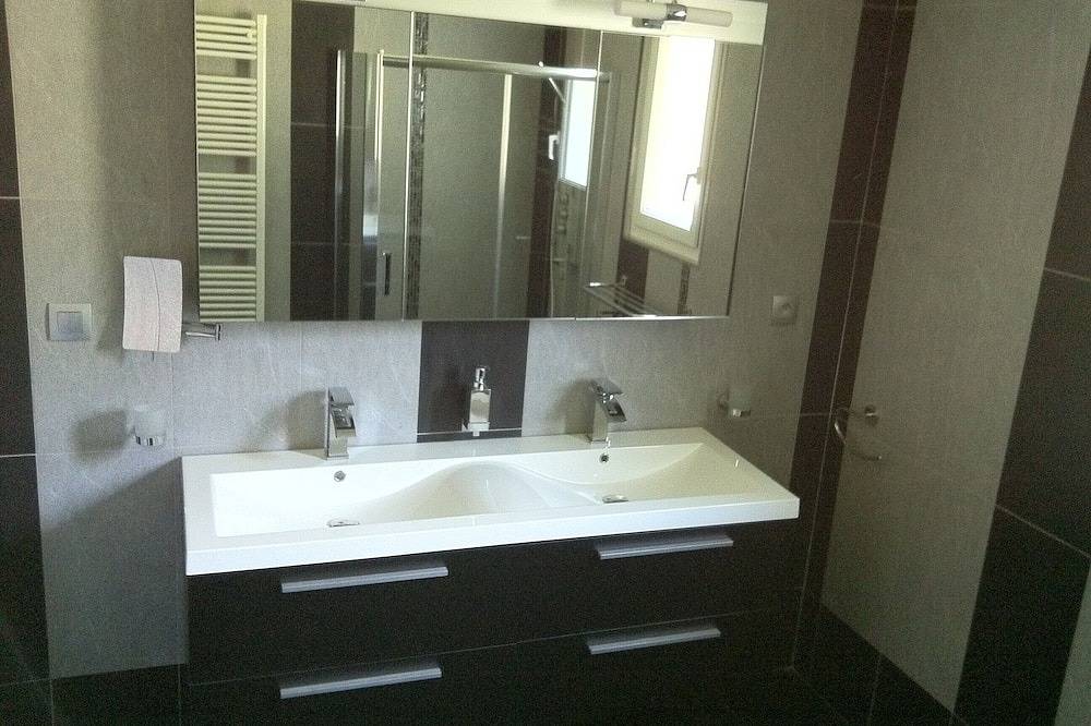 Villa mit schönen Prest, schöner Garten mit Pool und Obstbäume (6plätze) in Peri, Ajaccio und Umgebung