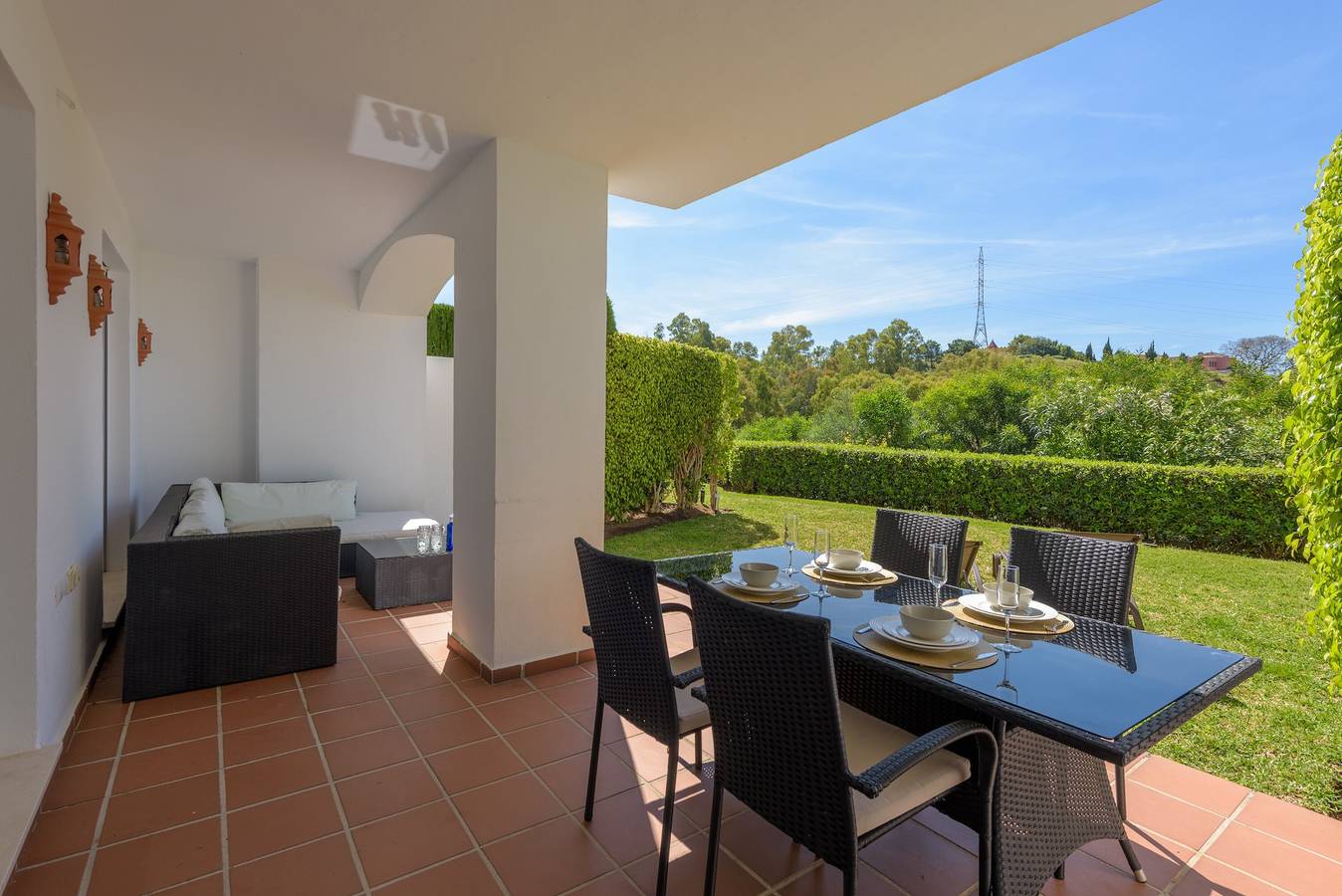 Apartamento entero, Apartamento 'Los Eucaliptos B_9_1' con piscina compartida, Wi-Fi y aire acondicionado in Capanes del Golf, Benahavís
