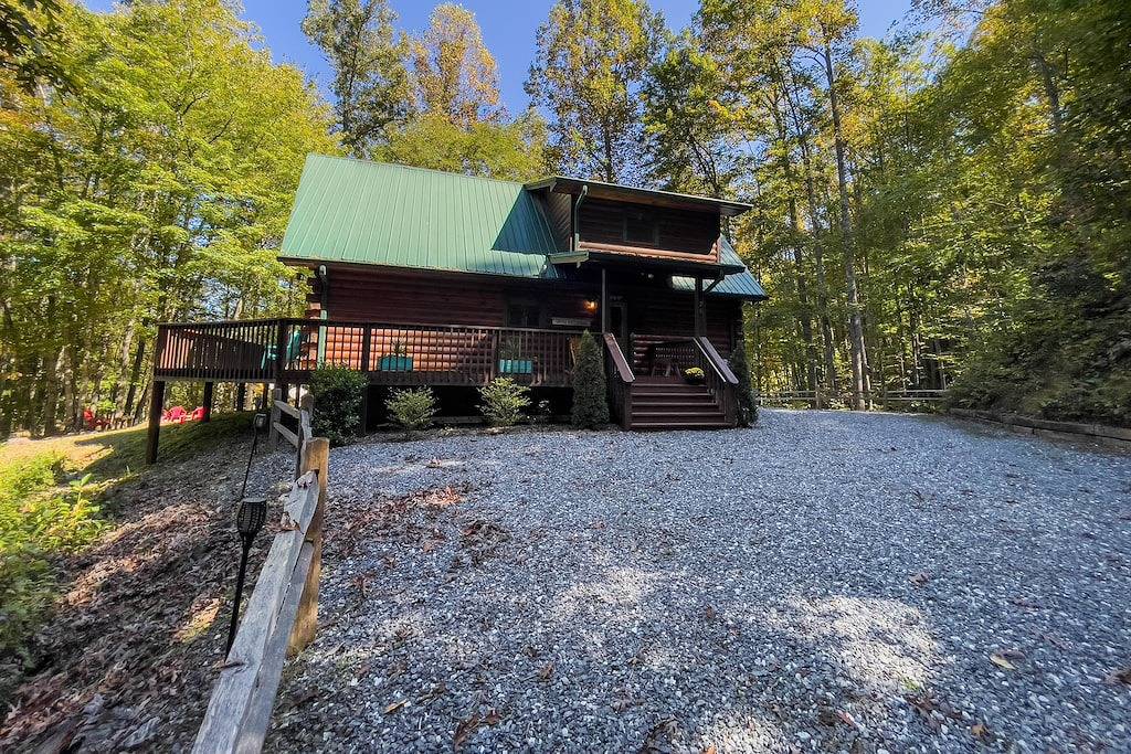 Spectacular year-round views of Smokey Mountain National Park from a D-Log Cabin in Jackson County