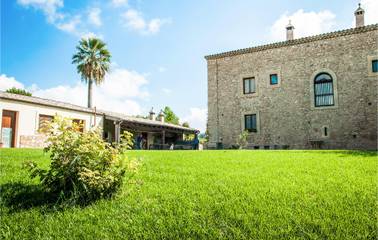 Beach House for 30 People in San Michele di Ganzaria, Catania Province, Photo 3
