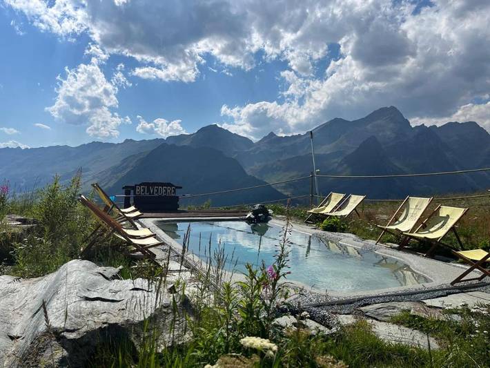 Casa vacanza per 3 persone, con Terrazza e Giardino nonché Piscina e Panorama a Ayas