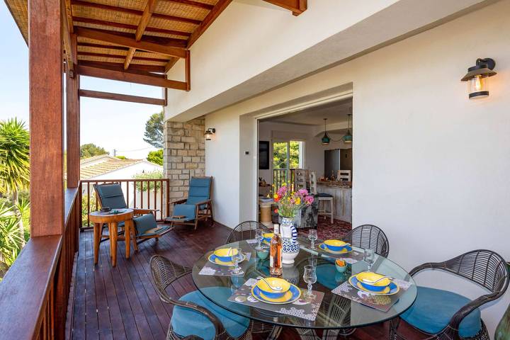 Location de vacances pour 10 personnes, avec jardin et balcon, adapté aux familles à Saint-Mandrier-sur-Mer - 3