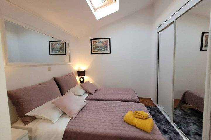 Apartamento entero, Apartamento de vacaciones con jardín de invierno y vista al mar in Pula-Medulin, Pula