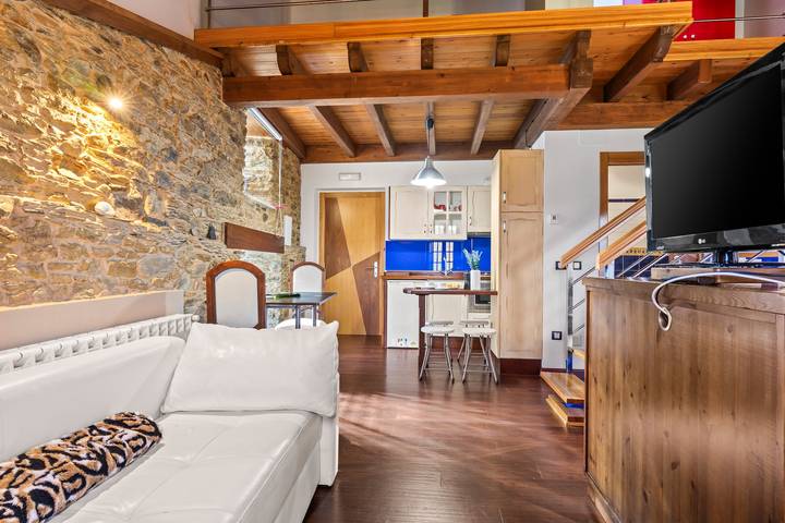 Apartamento entero, Apartamento 'C De Alborada Del Eo' con vistas a la montaña, jardín privado y Wi-Fi in Vegadeo, Costa Verde