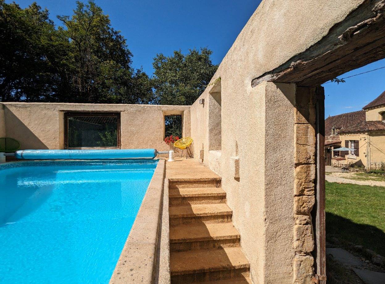 Manoir Périgourdin, piscine chauffée, étang & forêt in Les Eyzies, Périgord Noir