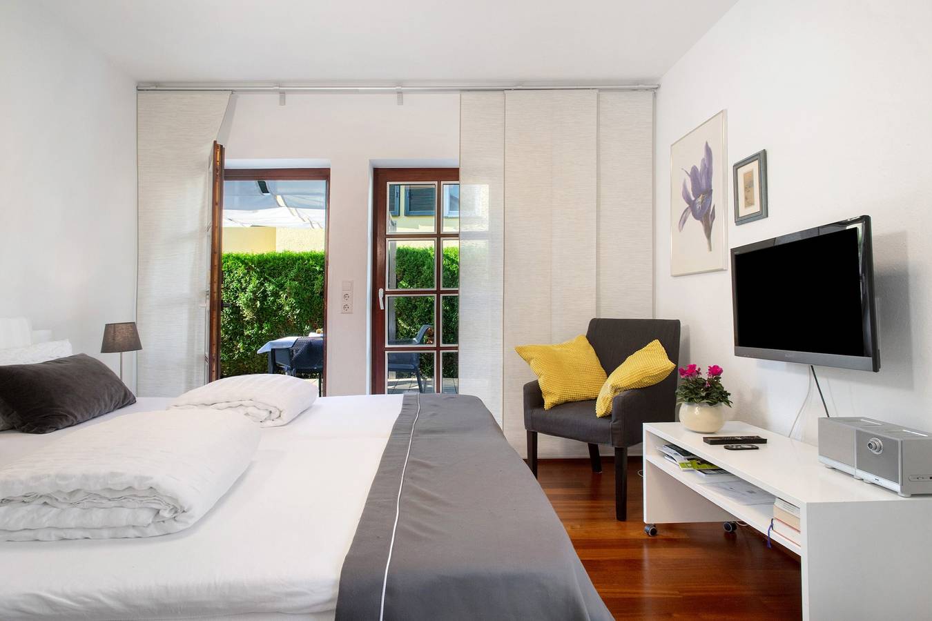 Apartamento entero, Apartamento 'Ferienwohnung Whg 2' con terraza privada, jardín privado y Wi-Fi in Kressbronn, Region Bodensee-Oberschwaben
