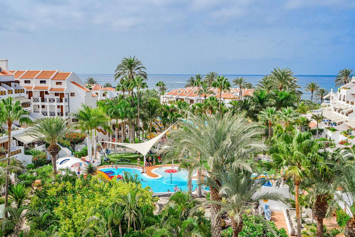 Appartement entier, Appartement de vacances '1bed Duplex Las Americas' avec vue sur la mer, piscine partagée et Wi-Fi in Playa de las Américas, Arona