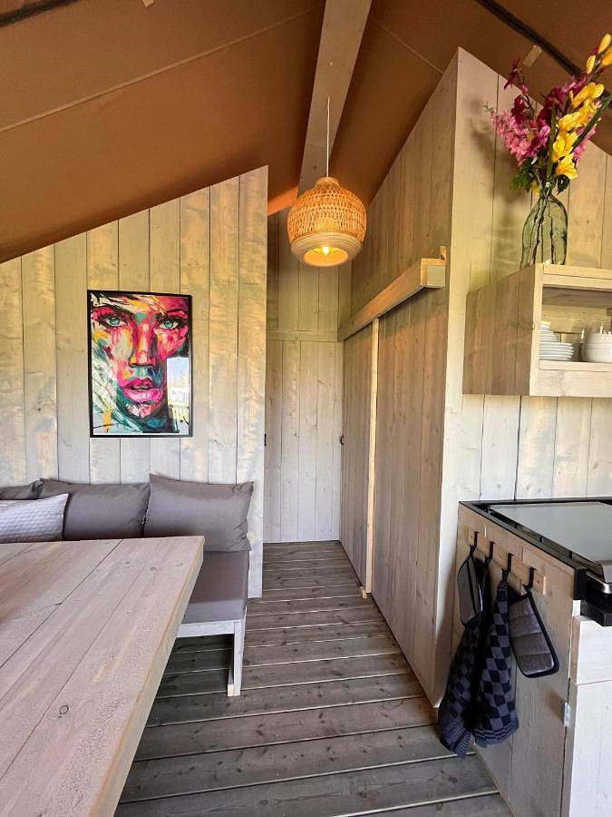 Safari Lodge Grou, luxe kamperen op een eiland! in Nationaal Park De Alde Feanen