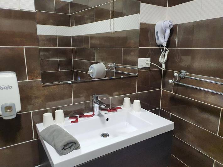 Hôtel pour 2 personnes, avec jardin et terrasse, animaux acceptés à Gueugnon - 4