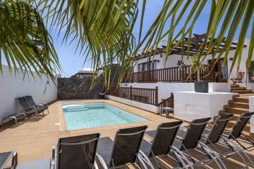 Villa for 10 People in Playa Blanca, Yaiza, Photo 2