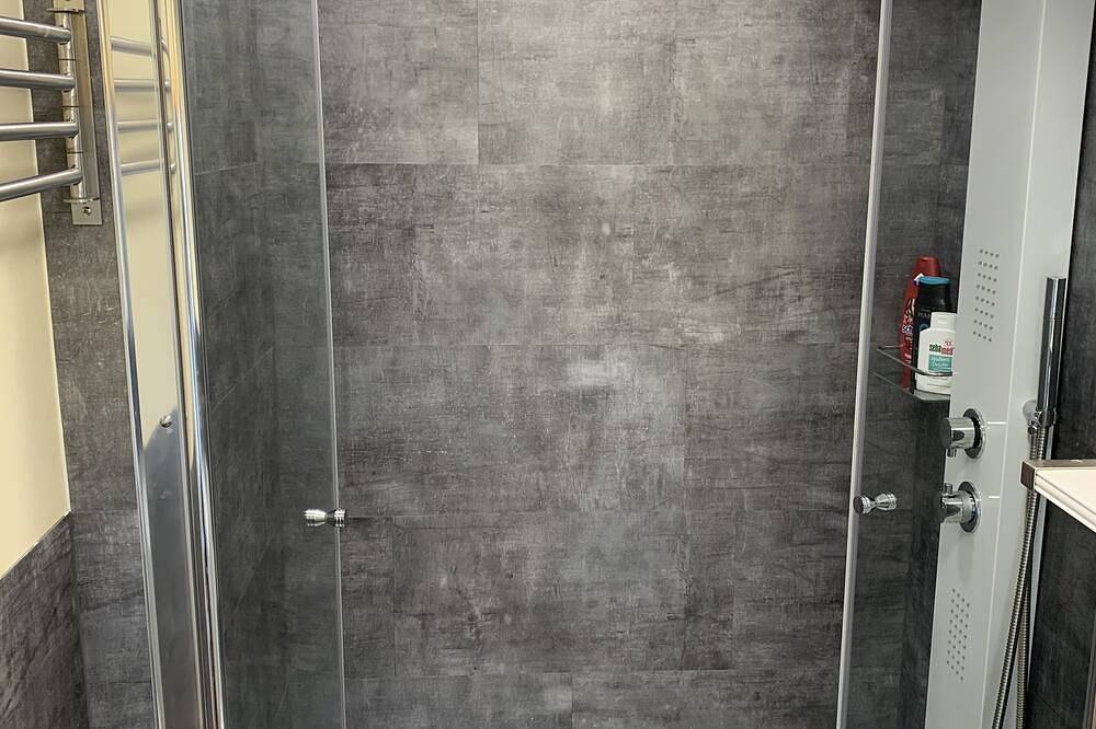 Ganze Wohnung, Pino24 Petit Ferienwohnung 34 qm mit Pool, zentrale Lage, für bis zu 4 Personen in Hallenberg, Hochsauerlandkreis