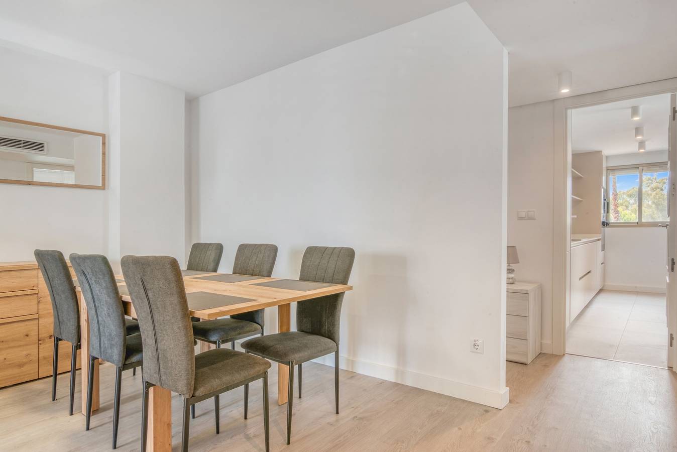 Apartamento inteiro, Apartamento 'Familiar En Calpe' com vista para o mar, Wi-Fi e ar condicionado in Playa la Fossa, Calpe