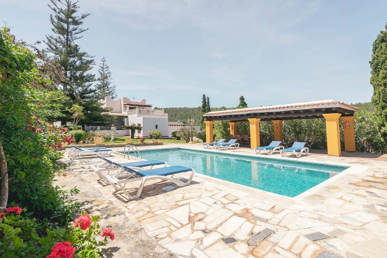 Schönes Anwesen mit Bergblick, Pool, Wlan und Klimaanlage in Santa Eulària des Riu, Ibiza Osten