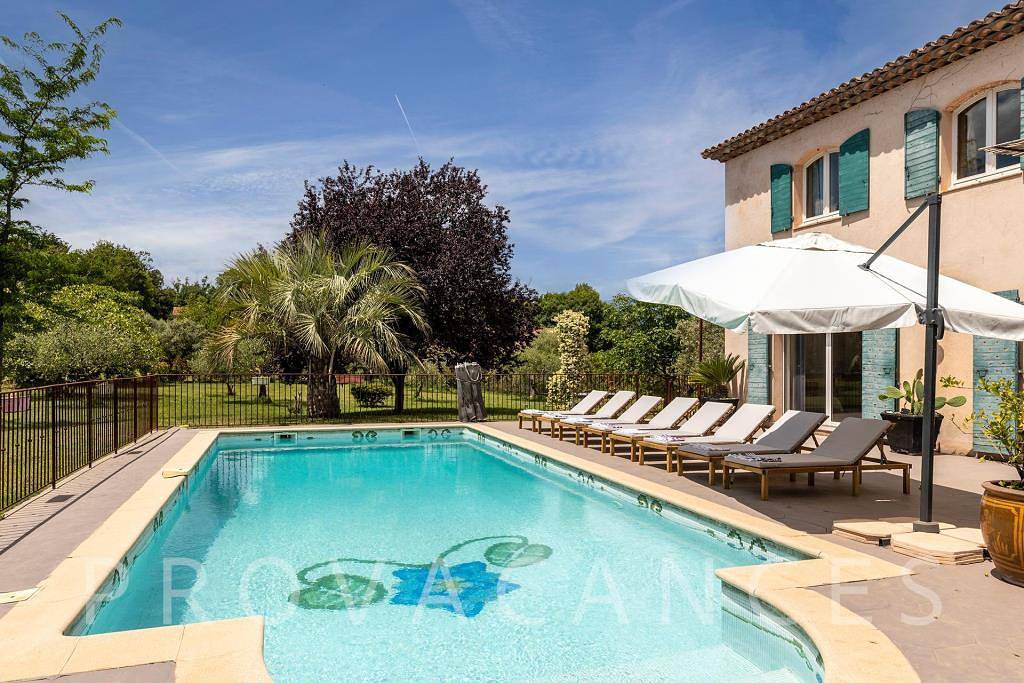 Holiday home on a large plot with a nice pool in Callian in Callian, Region de Draguignan