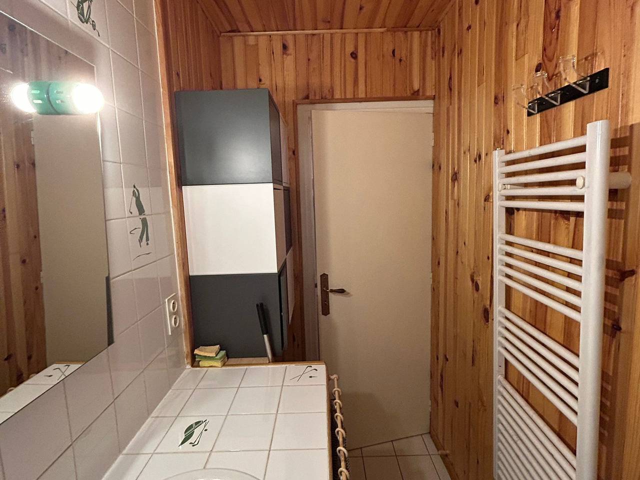 Appartement entier, Appartement au cœur de Super Besse, vue sur montagnes in Super Besse, Besse-et-Saint-Anastaise