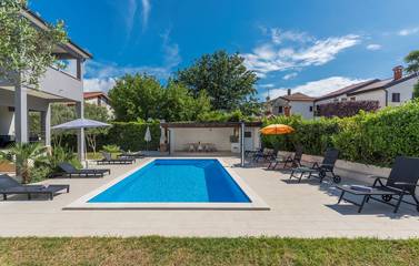 Gîte pour 4 personnes, avec piscine et balcon à Poreč