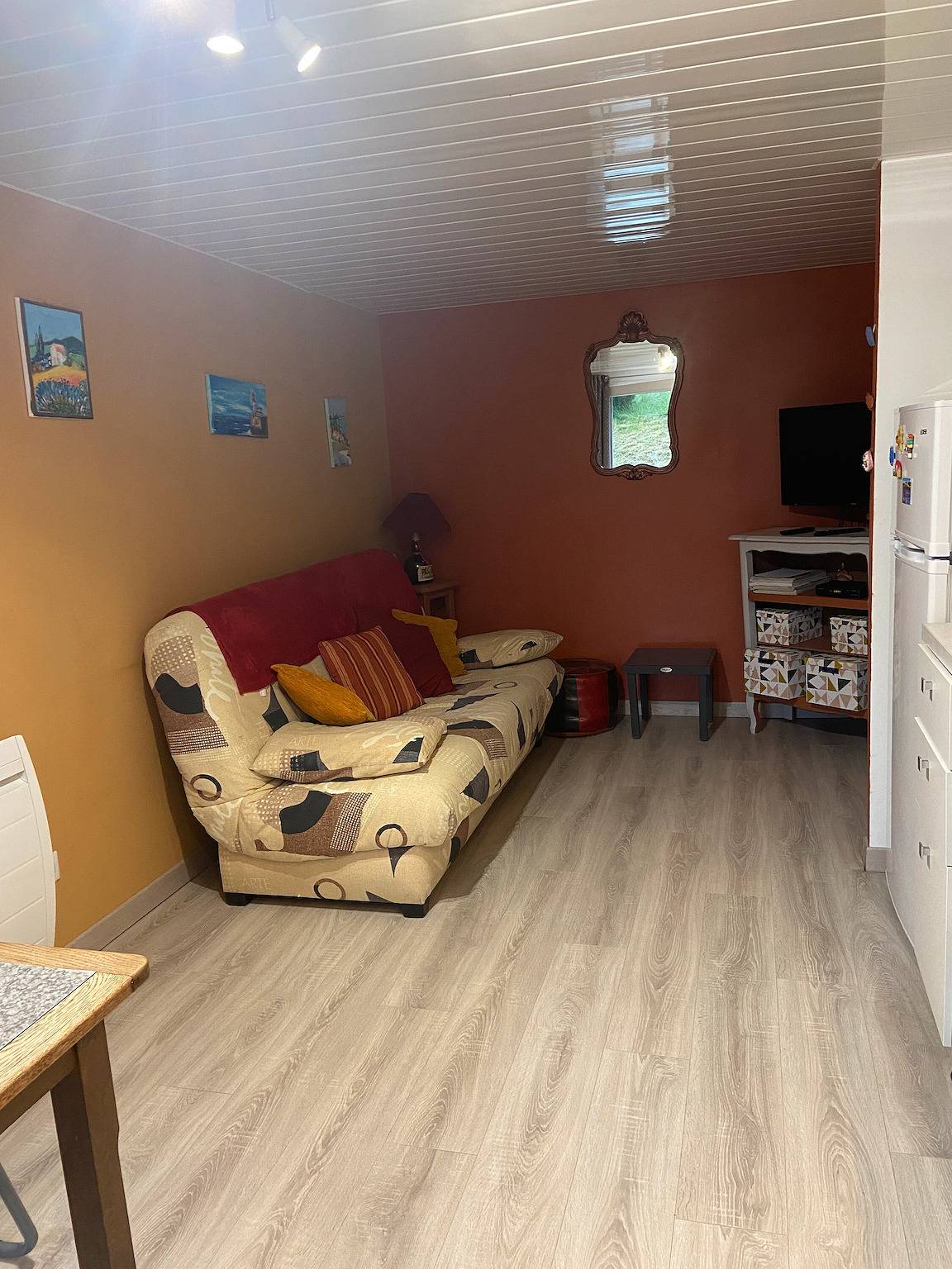 Ganze Wohnung, Ferienwohnung 'Les Ocres' mit privater Terrasse und Wi-Fi in Lapte, Zentralmassiv