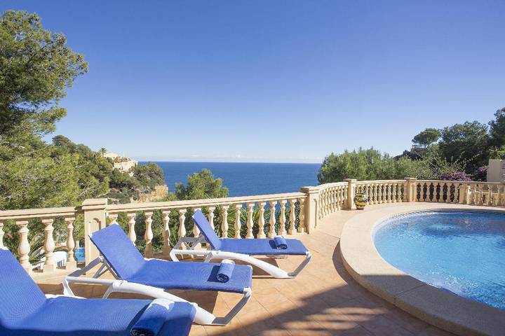 Chalet para 8 personas, con vistas al mar además de piscina y jardín, Familias con niños en Marina Alta