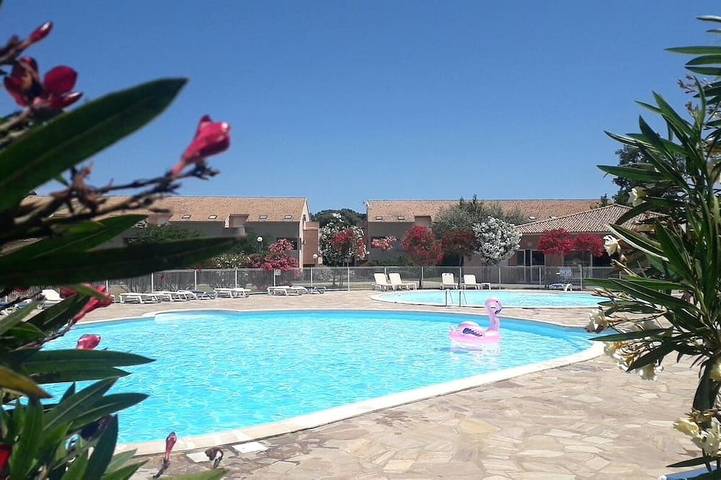 Location de vacances pour 6 personnes, avec piscine ainsi que terrasse et jardin dans Plage Venga Di L Oru Santa Maria Poggio